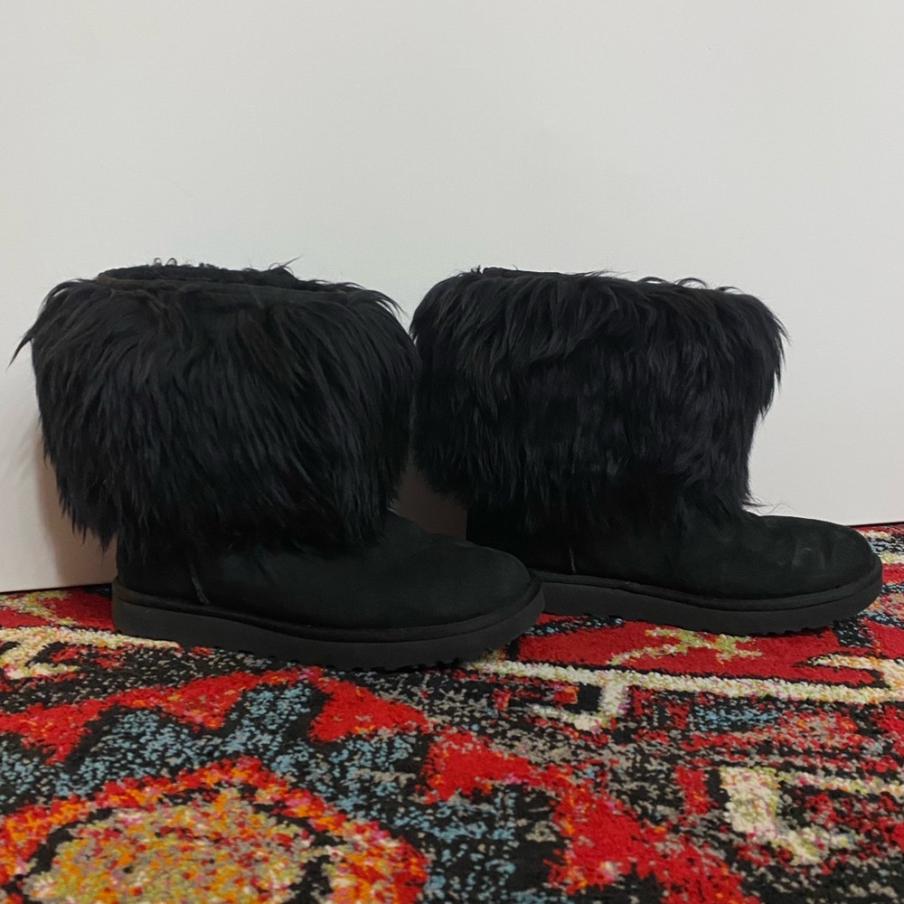 UGG Short Sheepskin Cuff Boots